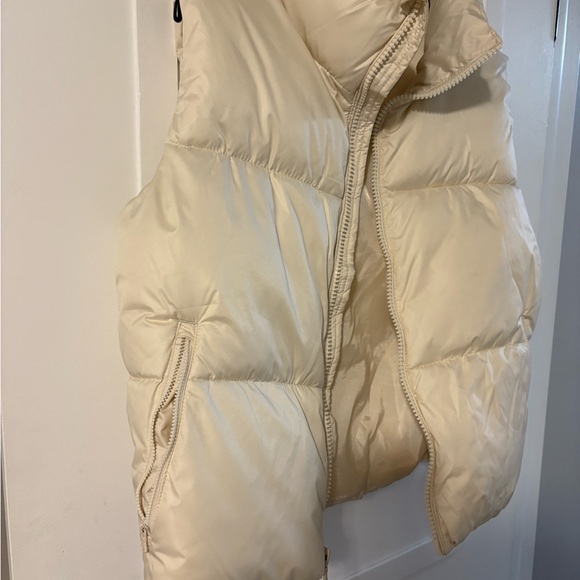 Old Navy Ivory Quilted Vest - Picture 2 of 4